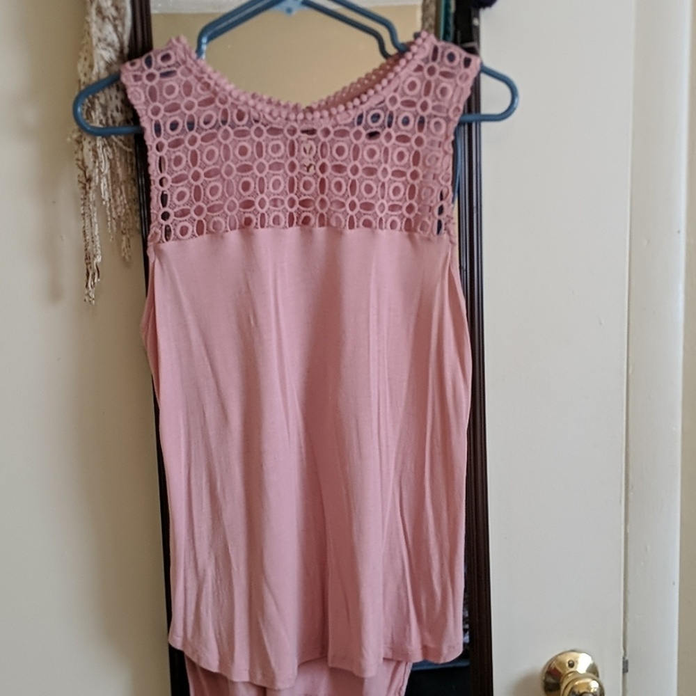 H&M light pink tank top with lace